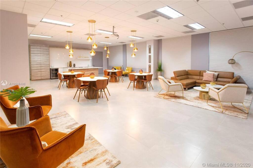 Luxurious Private Unit With Parking Apartment Miami Exterior photo