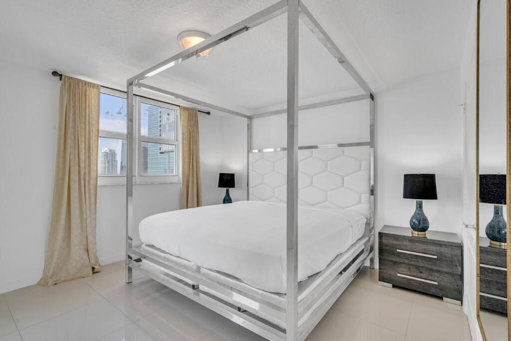 Luxurious Private Unit With Parking Apartment Miami Exterior photo