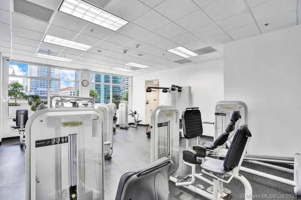 Luxurious Private Unit With Parking Apartment Miami Exterior photo