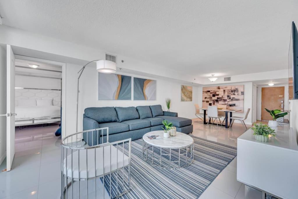Luxurious Private Unit With Parking Apartment Miami Exterior photo